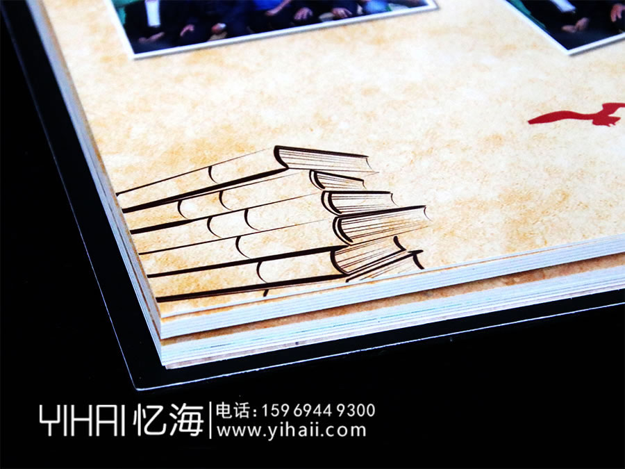 昆明憶海文化同學(xué)聚會(huì)紀(jì)念冊(cè)應(yīng)該怎么做